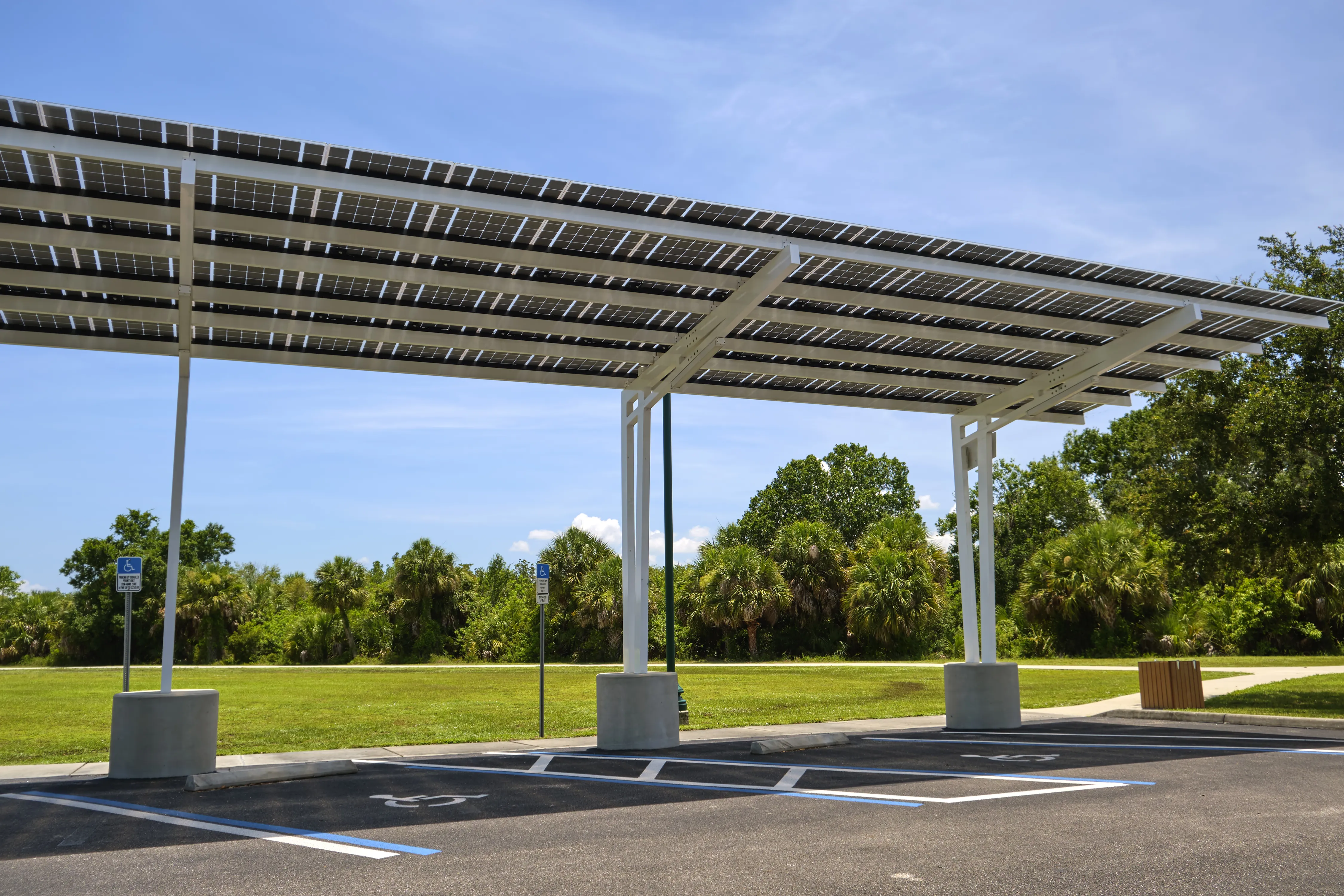 Image installation carport solaire 2 carport solaire 81